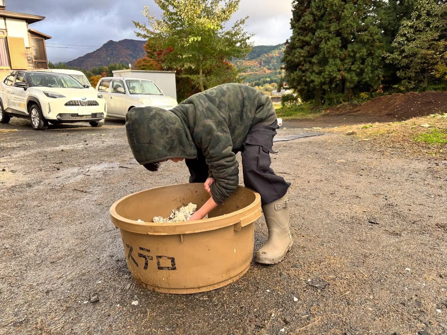 今日は子ども園から来たキリンちゃんのお世話！
