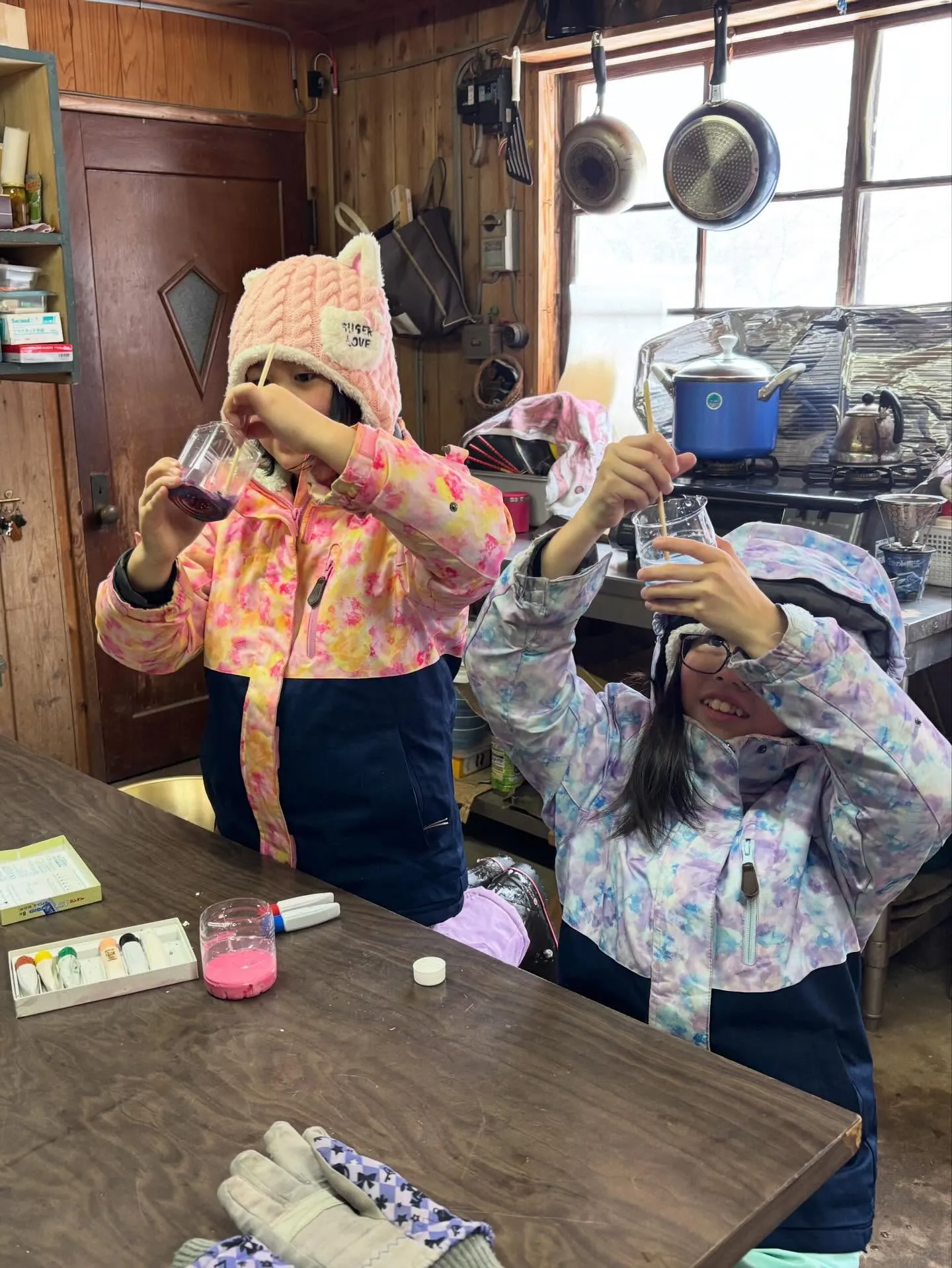 猛吹雪なんか全然平気！外でいっぱい遊んだよー♪雪❄️って楽し...