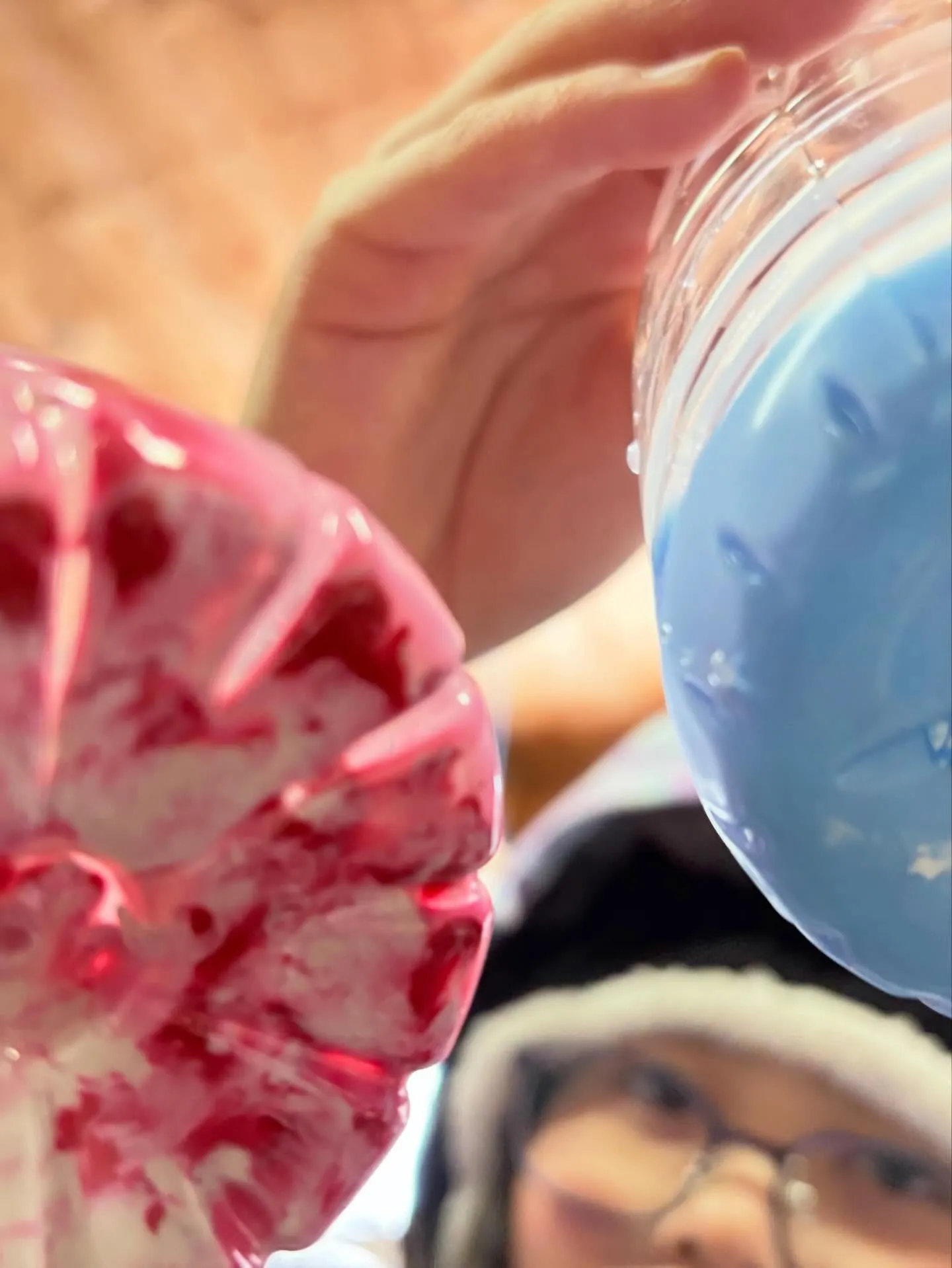 猛吹雪なんか全然平気！外でいっぱい遊んだよー♪雪❄️って楽し...