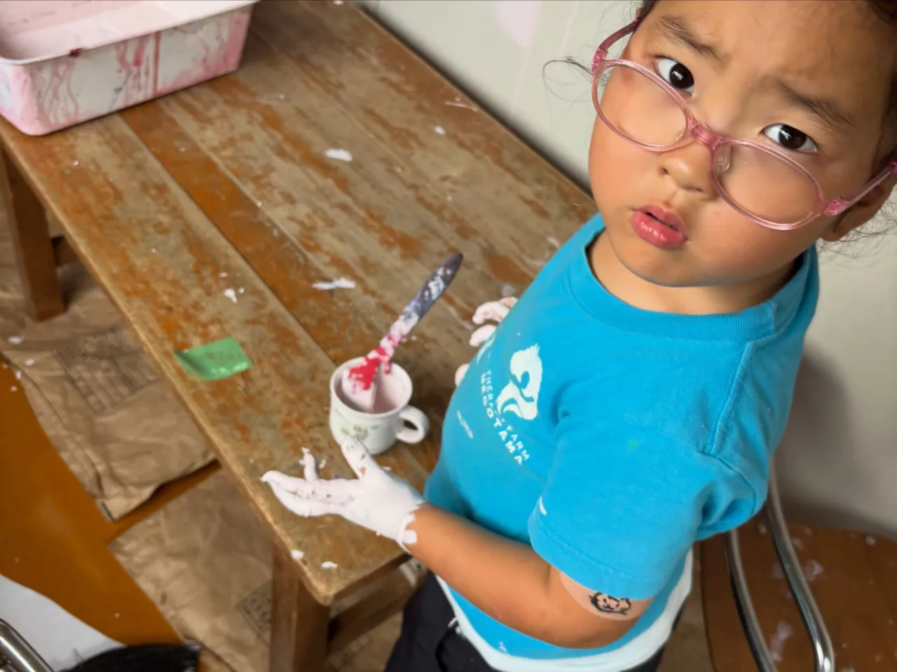 子どもカフェの内壁にペンキ塗りましたー🫟