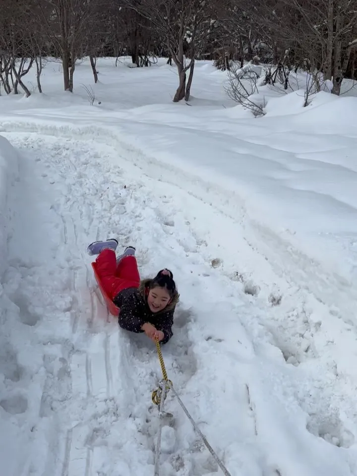 今日はエスペとバレンティーナに子どもたちのソリを引いてもらっ...